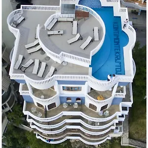 Monte Cristo Hotel - Rooftop Pool Sarandë